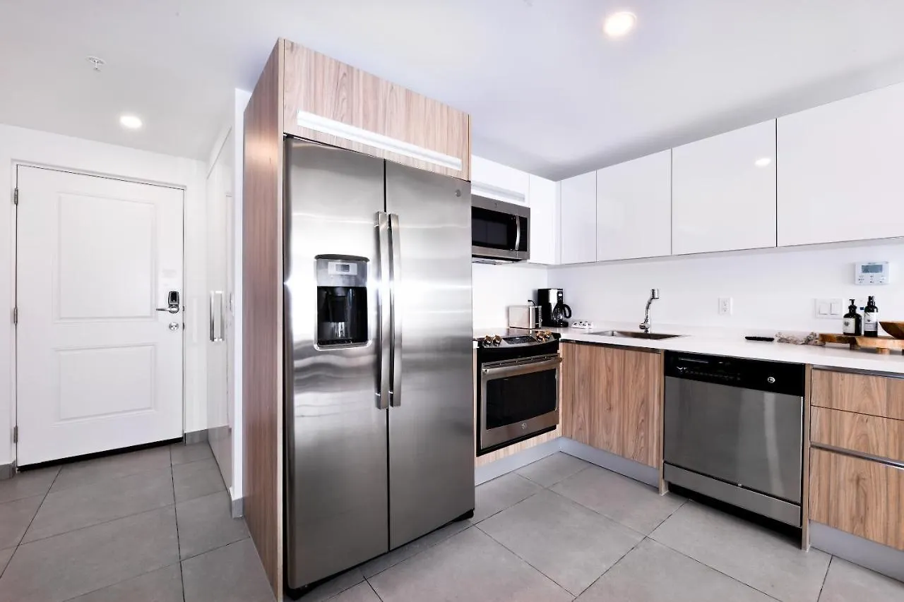 Stylish Luxury Condo, Central Location, Ocean View, Pool オラニエスタッド アパート